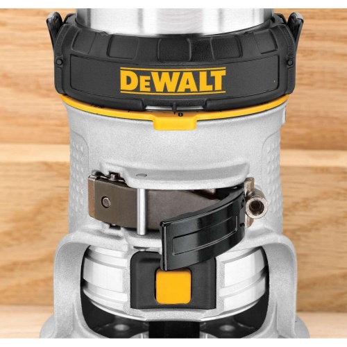 Кромочный фрезер DEWALT D26200, 900 Вт, 27000 об/мин, 55 мм (D26200-QS) фото 2 Кромочный фрезер DEWALT D26200, 900 Вт, 27000 об/мин, 55 мм (D26200-QS) фото 2