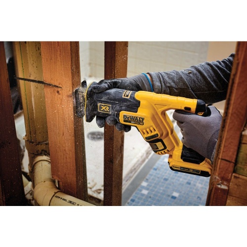 Аккумуляторная сабельная пила DEWALT DCS367N, 18 В, 2900 ход/мин, 28.6 мм, без АКБ и ЗУ (DCS367N-XJ) фото 2 Аккумуляторная сабельная пила DEWALT DCS367N, 18 В, 2900 ход/мин, 28.6 мм, без АКБ и ЗУ (DCS367N-XJ) фото 2