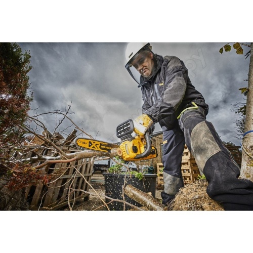 Аккумуляторная цепная пила DEWALT DCM565P1, 18 В, 30 см, 7.7 м/с, с АКБ 5 Ач и ЗУ (DCM565P1-QW) фото 3 Аккумуляторная цепная пила DEWALT DCM565P1, 18 В, 30 см, 7.7 м/с, с АКБ 5 Ач и ЗУ (DCM565P1-QW) фото 3