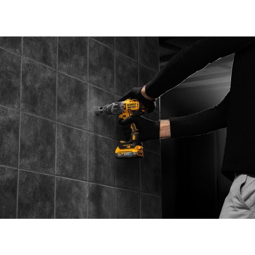 Аккумуляторная ударная дрель-шуруповерт DEWALT DCD796P2, 18 В, 2000 об/мин, 34000 уд/мин, с 2 АКБ 5 Ач и ЗУ, в кейсе (DCD796P2-QW) фото 3