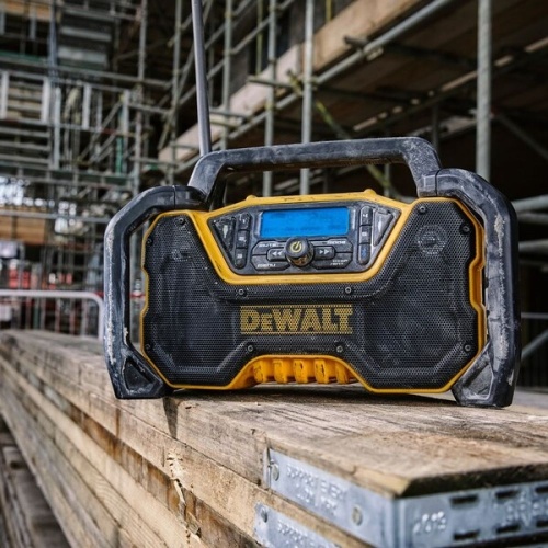 Аккумуляторная портативная аудиосистема DEWALT DCR029, 12/18 В, с возможностью работы от сети, 30 Вт, без АКБ и ЗУ (DCR029-QW) фото 6