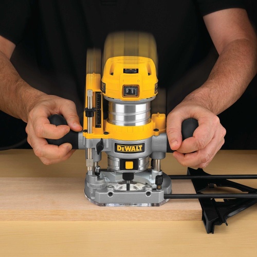 Вертикальный фрезер DEWALT D26203, 900 Вт, 27000 об/мин, 55 мм (D26203-QS) фото 2