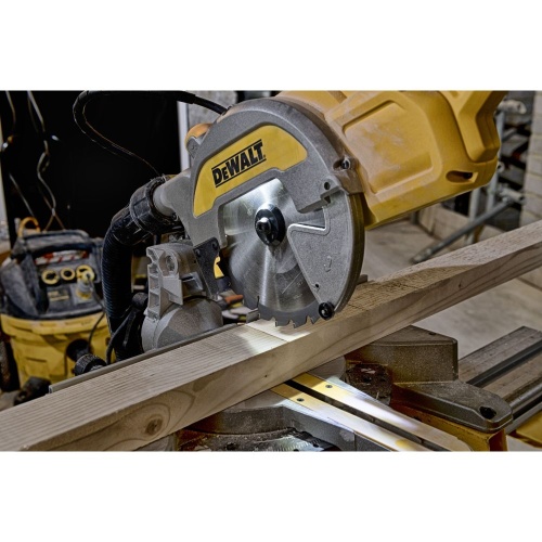 Торцовочная пила DEWALT DWS777, 1800 Вт, 216 мм, 6300 об/мин (DWS777-QS) фото 6 Торцовочная пила DEWALT DWS777, 1800 Вт, 216 мм, 6300 об/мин (DWS777-QS) фото 6