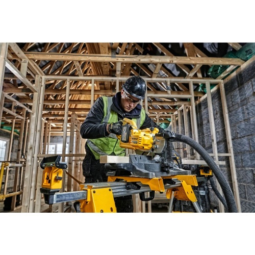 Аккумуляторная торцовочная пила DEWALT DCS777N, 54 В, 216 мм, 6300 об/мин, без АКБ и ЗУ (DCS777N-XJ) фото 3 Аккумуляторная торцовочная пила DEWALT DCS777N, 54 В, 216 мм, 6300 об/мин, без АКБ и ЗУ (DCS777N-XJ) фото 3
