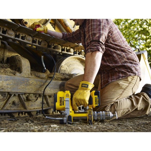 Аккумуляторный смазочный пистолет DEWALT DCGG571M1, 18 В, 690 бар, с АКБ 4 Ач и ЗУ, в кейсе (DCGG571M1-QW) фото 2 Аккумуляторный смазочный пистолет DEWALT DCGG571M1, 18 В, 690 бар, с АКБ 4 Ач и ЗУ, в кейсе (DCGG571M1-QW) фото 2