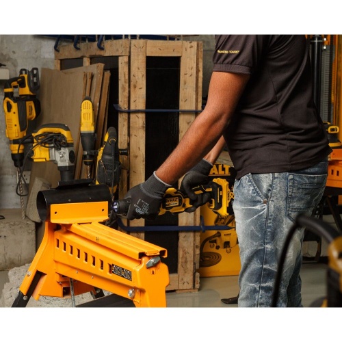 Аккумуляторная прямошлифовальная машина DEWALT DCG426N, 18 В, 38 мм, 25000 об/мин, без АКБ и ЗУ (DCG426N-XJ) фото 2 Аккумуляторная прямошлифовальная машина DEWALT DCG426N, 18 В, 38 мм, 25000 об/мин, без АКБ и ЗУ (DCG426N-XJ) фото 2