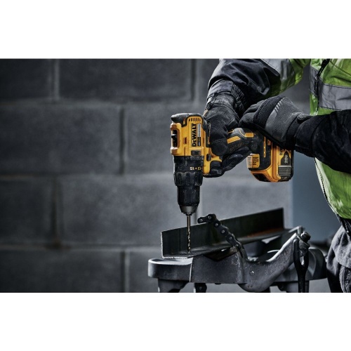 Аккумуляторная дрель-шуруповерт DEWALT DCD771D2, 20 В, 1750 об/мин, с 2 АКБ 2 Ач и ЗУ, в кейсе (DCD771D2-A9) фото 3
