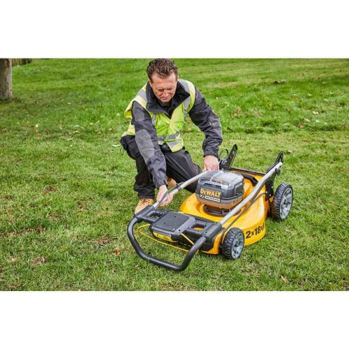 Аккумуляторная газонокосилка DEWALT DCMW564P2, 2х18 В, 3300 об/мин, 55 л, с 2 АКБ 5 Ач и ЗУ (DCMW564P2-QW) фото 4