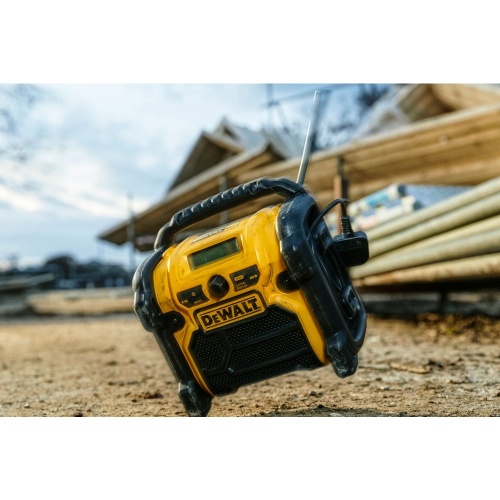 Аккумуляторный радиоприемник DEWALT, 12/18 В, с возможностью работы от сети, без АКБ и ЗУ (DCR020-QW) фото 4 Аккумуляторный радиоприемник DEWALT, 12/18 В, с возможностью работы от сети, без АКБ и ЗУ (DCR020-QW) фото 4