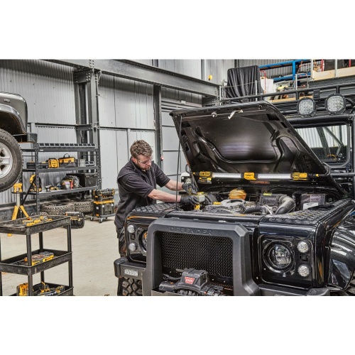 Аккумуляторный подкапотный фонарь DEWALT DCL045, 12/18 В, 1700 лм, без АКБ и ЗУ (DCL045-XJ) фото 2 Аккумуляторный подкапотный фонарь DEWALT DCL045, 12/18 В, 1700 лм, без АКБ и ЗУ (DCL045-XJ) фото 2