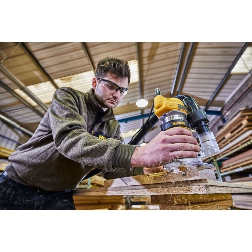 Кромочный фрезер DEWALT D26200, 900 Вт, 27000 об/мин, 55 мм (D26200-QS) фото 7 Кромочный фрезер DEWALT D26200, 900 Вт, 27000 об/мин, 55 мм (D26200-QS) фото 7