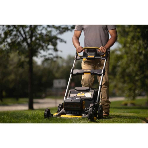 Аккумуляторная газонокосилка DEWALT DCMWP134W2, 2х18 В, 2800 об/мин, 67 л, с 2 АКБ 8 Ач и ЗУ (DCMWP134W2-QW) фото 3