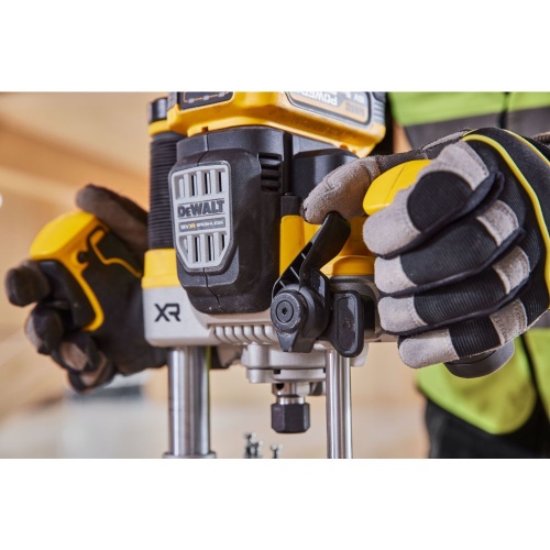 Аккумуляторный фрезер DEWALT DCW620NT, 18 В, 23000 об/мин, без АКБ и ЗУ, в кейсе TSTAK (DCW620NT-XJ) фото 2