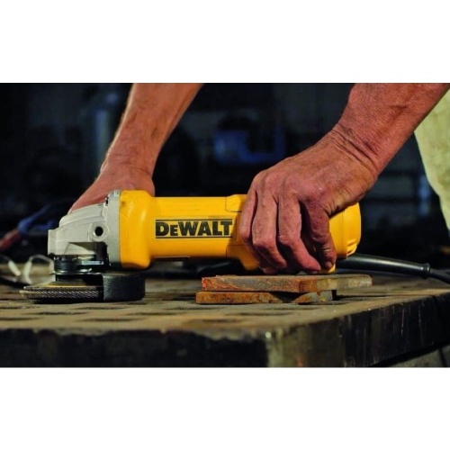 Угловая шлифмашина DEWALT DWE4233, 1400 Вт, 125 мм, 11500 об/мин (DWE4233-QS) фото 2 Угловая шлифмашина DEWALT DWE4233, 1400 Вт, 125 мм, 11500 об/мин (DWE4233-QS) фото 2
