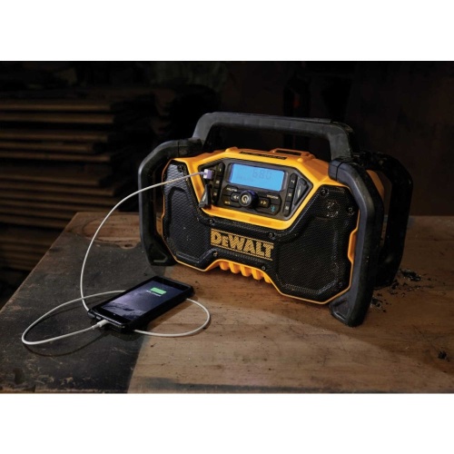 Аккумуляторная портативная аудиосистема DEWALT DCR029, 12/18 В, с возможностью работы от сети, 30 Вт, без АКБ и ЗУ (DCR029-QW) фото 7