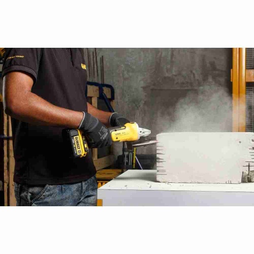 Набор DEWALT DCK422P3, 18 В: дрель DCD796 + шуруповерт DCF887 + УШМ DCG405 + перфоратор DCH273, с 3 АКБ 5 Ач и ЗУ, в 2 кейсах фото 2