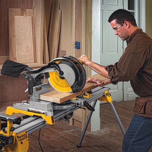Торцовочная пила 1600 Вт DEWALT DWS715 фото 4