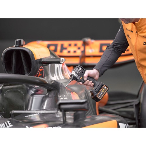 Шуруповерт DEWALT McLaren Limited Edition DCF85MP2T, 18 В, 205 Нм, 3800 уд/мин, с 2 АКБ 5 Ач и ЗУ, в кейсе TSTAK (DCF85MP2T-QW) фото 2 Шуруповерт DEWALT McLaren Limited Edition DCF85MP2T, 18 В, 205 Нм, 3800 уд/мин, с 2 АКБ 5 Ач и ЗУ, в кейсе TSTAK (DCF85MP2T-QW) фото 2