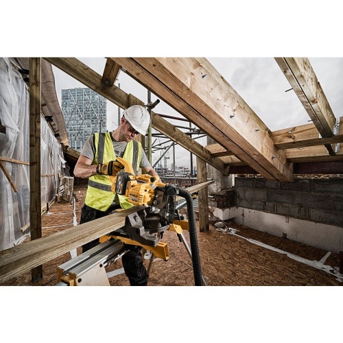 Аккумуляторная торцовочная пила DEWALT DCS777N, 54 В, 216 мм, 6300 об/мин, без АКБ и ЗУ (DCS777N-XJ) фото 2 Аккумуляторная торцовочная пила DEWALT DCS777N, 54 В, 216 мм, 6300 об/мин, без АКБ и ЗУ (DCS777N-XJ) фото 2