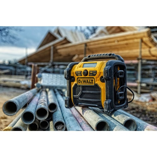 Аккумуляторный радиоприемник DEWALT, 12/18 В, с возможностью работы от сети, без АКБ и ЗУ (DCR020-QW) фото 5 Аккумуляторный радиоприемник DEWALT, 12/18 В, с возможностью работы от сети, без АКБ и ЗУ (DCR020-QW) фото 5