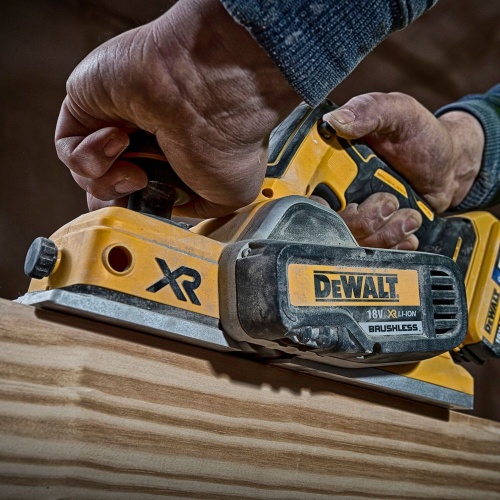 Аккумуляторный рубанок DEWALT DCP580P1, 18 В, 15000 об/мин, 82 мм, с АКБ 5 Ач и ЗУ (DCP580P1N-XJ) фото 2