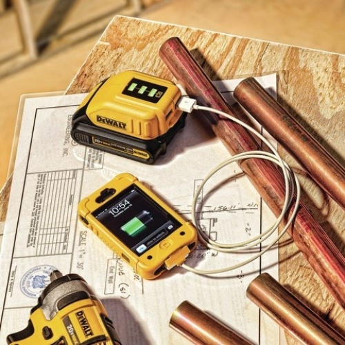 Зарядное устройство для мобильных устройств DEWALT, с 2 портами USB, 10.8-18 В, 1.5 А, (DCB090-XJ) фото 4