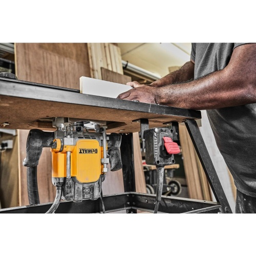 Вертикальный фрезер DEWALT DWE627KT, 2300 Вт, 22000 об/мин, 80 мм, в кейсе TSTAK (DWE627KT-QS) фото 3 Вертикальный фрезер DEWALT DWE627KT, 2300 Вт, 22000 об/мин, 80 мм, в кейсе TSTAK (DWE627KT-QS) фото 3
