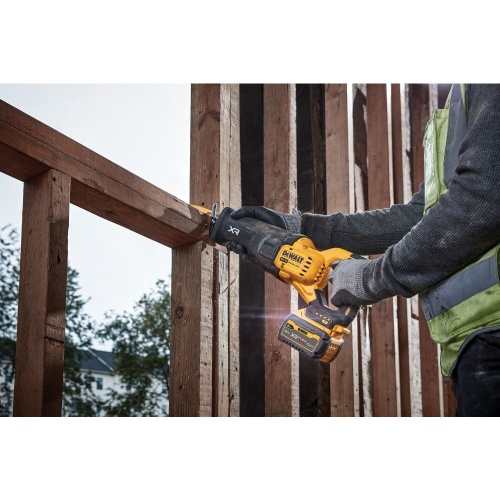 Аккумуляторная сабельная пила DEWALT DCS386NT, 18/54 В, 3000 ход/мин, 28.6 мм, без АКБ и ЗУ, в кейсе TSTAK (DCS386NT-XJ) фото 3 Аккумуляторная сабельная пила DEWALT DCS386NT, 18/54 В, 3000 ход/мин, 28.6 мм, без АКБ и ЗУ, в кейсе TSTAK (DCS386NT-XJ) фото 3
