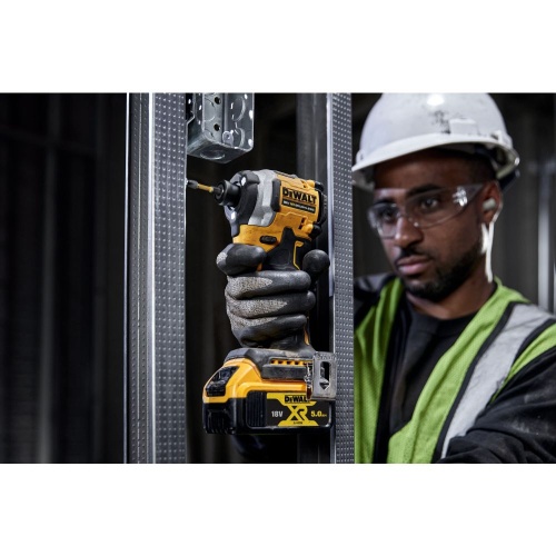 Аккумуляторный набор DEWALT DCK2051H2T, 18 В: дрель-шуруповерт DCD800 + шуруповерт DCF850, с 2 АКБ 5 Ач и ЗУ, в кейсе TSTAK (DCK2051H2T-QW) фото 8