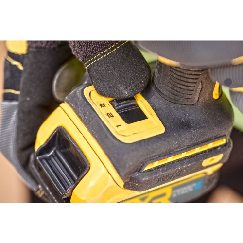 Аккумуляторный масляный шуруповерт DEWALT DCF870NT, 18 В, 56 Нм, 4200 уд/мин, без АКБ и ЗУ, в кейсе TSTAK (DCF870NT-XJ) фото 4