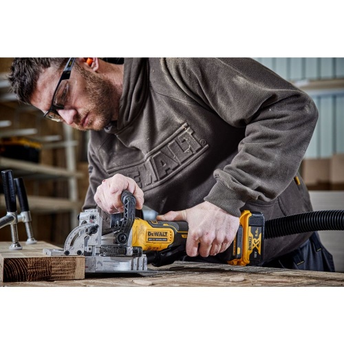 Аккумуляторный ламельный фрезер DEWALT DCW682NT, 18 В, 8000 об/мин, без АКБ и ЗУ, в кейсе TSTAK (DCW682NT-XJ) фото 9 Аккумуляторный ламельный фрезер DEWALT DCW682NT, 18 В, 8000 об/мин, без АКБ и ЗУ, в кейсе TSTAK (DCW682NT-XJ) фото 9