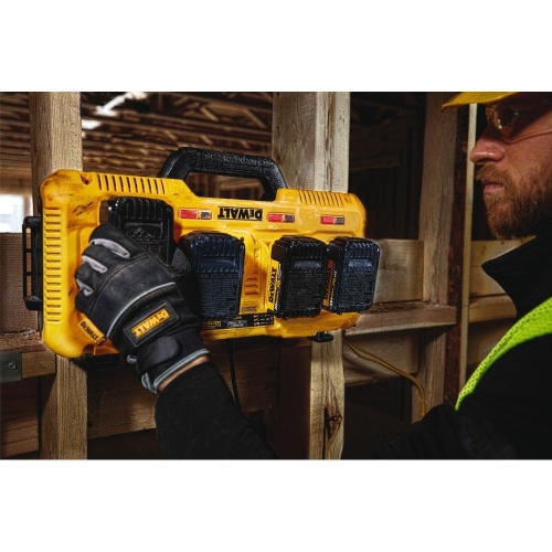 Зарядное устройство DEWALT DCB104, 12/14.4/18/54 В, 4х8 А (DCB104-QW) фото 3