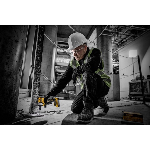 Аккумуляторный гайковерт DEWALT DCF921P2G, 18 В, 610 Нм, 3550 уд/мин, с 2 АКБ 5 Ач и ЗУ, в чехле (DCF921P2G-QW) фото 7