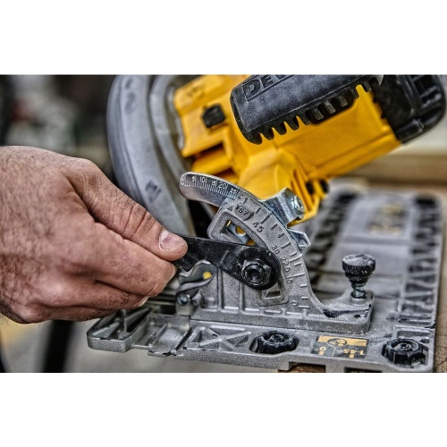 Дисковая пила DEWALT DWE576K, 1600 Вт, 190 мм, 5200 об/мин, в кейсе (DWE576K-QS) фото 4