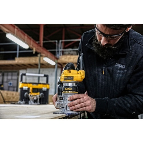 Вертикальный фрезер DEWALT D26204K, 900 Вт, 27000 об/мин, 55 мм, в кейсе (D26204K-QS) фото 2 Вертикальный фрезер DEWALT D26204K, 900 Вт, 27000 об/мин, 55 мм, в кейсе (D26204K-QS) фото 2