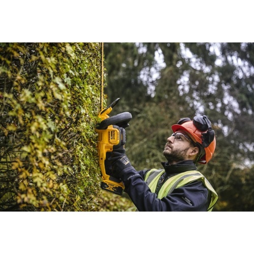 Аккумуляторный кусторез DEWALT DCMHT563N, 18 В, 56 см, 1400 ход/мин, без АКБ и ЗУ (DCMHT563N-XJ) фото 2