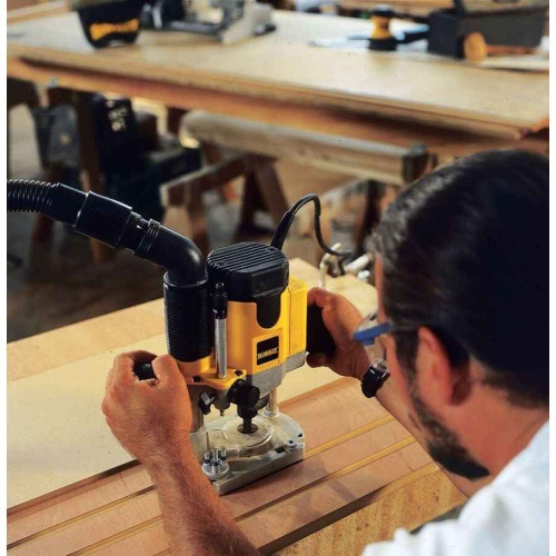 Вертикальный фрезер DEWALT DW621KT, 1100 Вт, 24000 об/мин, 55 мм, в кейсе TSTAK (DW621KT-QS) фото 8 Вертикальный фрезер DEWALT DW621KT, 1100 Вт, 24000 об/мин, 55 мм, в кейсе TSTAK (DW621KT-QS) фото 8