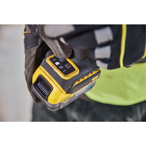 Аккумуляторный шуруповерт DEWALT DCF860N, 18 В, 282 Нм, 4500 уд/мин, без АКБ и ЗУ (DCF860N-XJ) фото 3 Аккумуляторный шуруповерт DEWALT DCF860N, 18 В, 282 Нм, 4500 уд/мин, без АКБ и ЗУ (DCF860N-XJ) фото 3