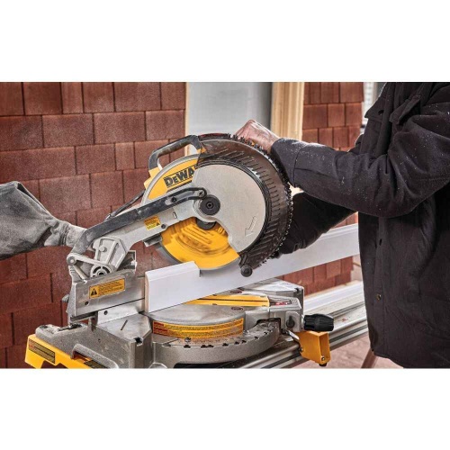 Торцовочная пила DEWALT DWS713, 1600 Вт, 254 мм, 5000 об/мин (DWS713-A9) фото 2 Торцовочная пила DEWALT DWS713, 1600 Вт, 254 мм, 5000 об/мин (DWS713-A9) фото 2