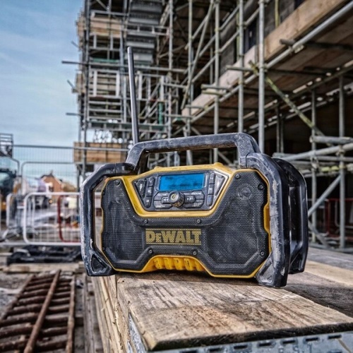 Аккумуляторная портативная аудиосистема DEWALT DCR029, 12/18 В, с возможностью работы от сети, 30 Вт, без АКБ и ЗУ (DCR029-QW) фото 8