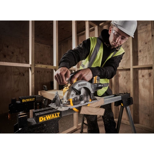 Аккумуляторная дисковая пила DEWALT DCS565N, 18 В, 165 мм, 4950 об/мин, без АКБ и ЗУ (DCS565N-XJ) фото 3 Аккумуляторная дисковая пила DEWALT DCS565N, 18 В, 165 мм, 4950 об/мин, без АКБ и ЗУ (DCS565N-XJ) фото 3