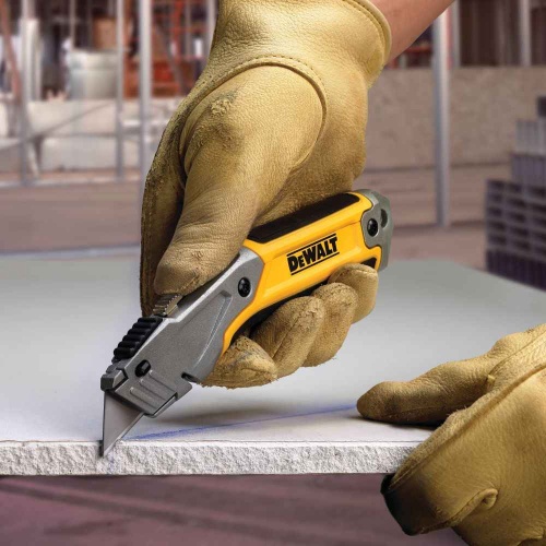 Нож DEWALT DWHT10046-0, с выдвижным лезвием фото 5