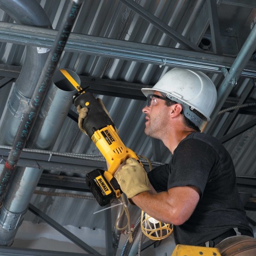 Аккумуляторная сабельная пила DEWALT, 18 В, 2950 ход/мин, c 2 АКБ 4 Ач и ЗУ, в кейсе, (DCS380M2-QW) фото 10