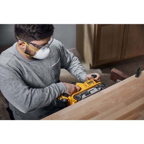 Аккумуляторная ленточная шлифмашина DEWALT DCW220NT, 18 В, без АКБ и ЗУ, в кейсе TSTAK фото 4