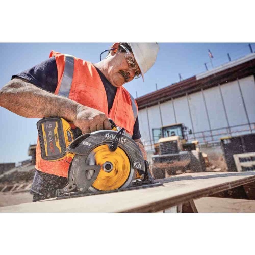 Аккумуляторная дисковая пила DEWALT DCS578NT, 54 В, 190 мм, 5800 об/мин, без АКБ и ЗУ, в кейсе TSTAK (DCS578NT-XJ) фото 7 Аккумуляторная дисковая пила DEWALT DCS578NT, 54 В, 190 мм, 5800 об/мин, без АКБ и ЗУ, в кейсе TSTAK (DCS578NT-XJ) фото 7