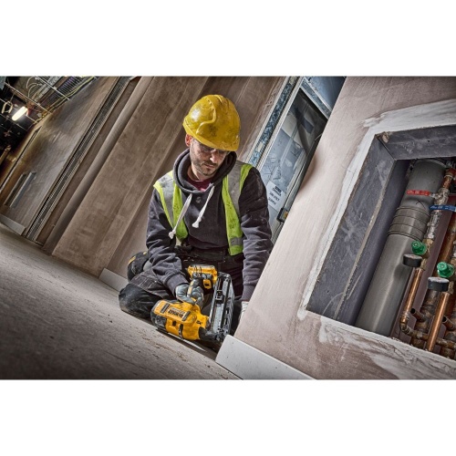 Аккумуляторный шпилькозабивной пистолет DEWALT DCN660P2, 18 В, 48 Дж, c 2 АКБ 5 Ач, ЗУ, в сумке фото 7