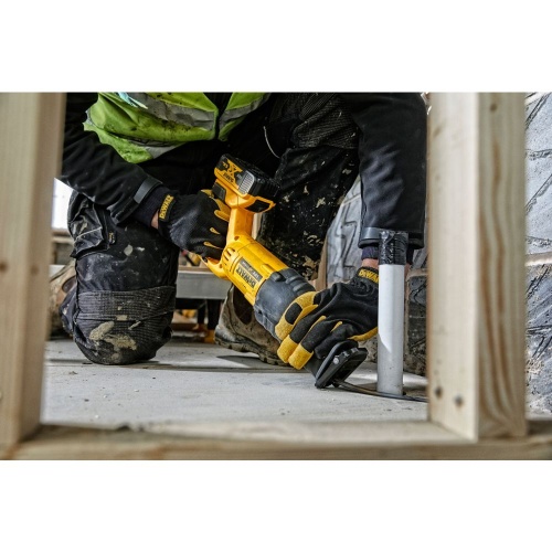 Аккумуляторная сабельная пила DEWALT DCS380N, 18 В, 2950 ход/мин, 28.6 мм, без АКБ и ЗУ (DCS380N-XJ) фото 2 Аккумуляторная сабельная пила DEWALT DCS380N, 18 В, 2950 ход/мин, 28.6 мм, без АКБ и ЗУ (DCS380N-XJ) фото 2