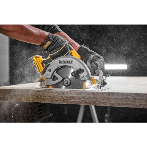 Аккумуляторная дисковая пила DEWALT DCS570N, 18 В, 184 мм, 5500 об/мин, без АКБ и ЗУ (DCS570N-XJ) фото 7 Аккумуляторная дисковая пила DEWALT DCS570N, 18 В, 184 мм, 5500 об/мин, без АКБ и ЗУ (DCS570N-XJ) фото 7