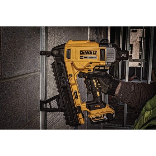 Аккумуляторный гвоздезабивной пистолет DEWALT DCN890P1, 18 В, с АКБ 5 Ач и ЗУ (DCN890P1N-XJ) фото 9