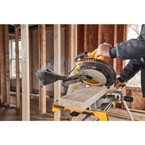 Торцовочная пила DEWALT DWS713, 1600 Вт, 254 мм, 5000 об/мин (DWS713-A9) фото 10 Торцовочная пила DEWALT DWS713, 1600 Вт, 254 мм, 5000 об/мин (DWS713-A9) фото 10